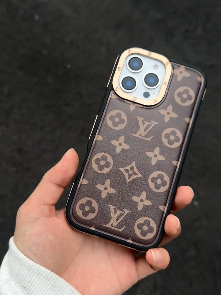 路易威登鑲嵌皮質手機殼